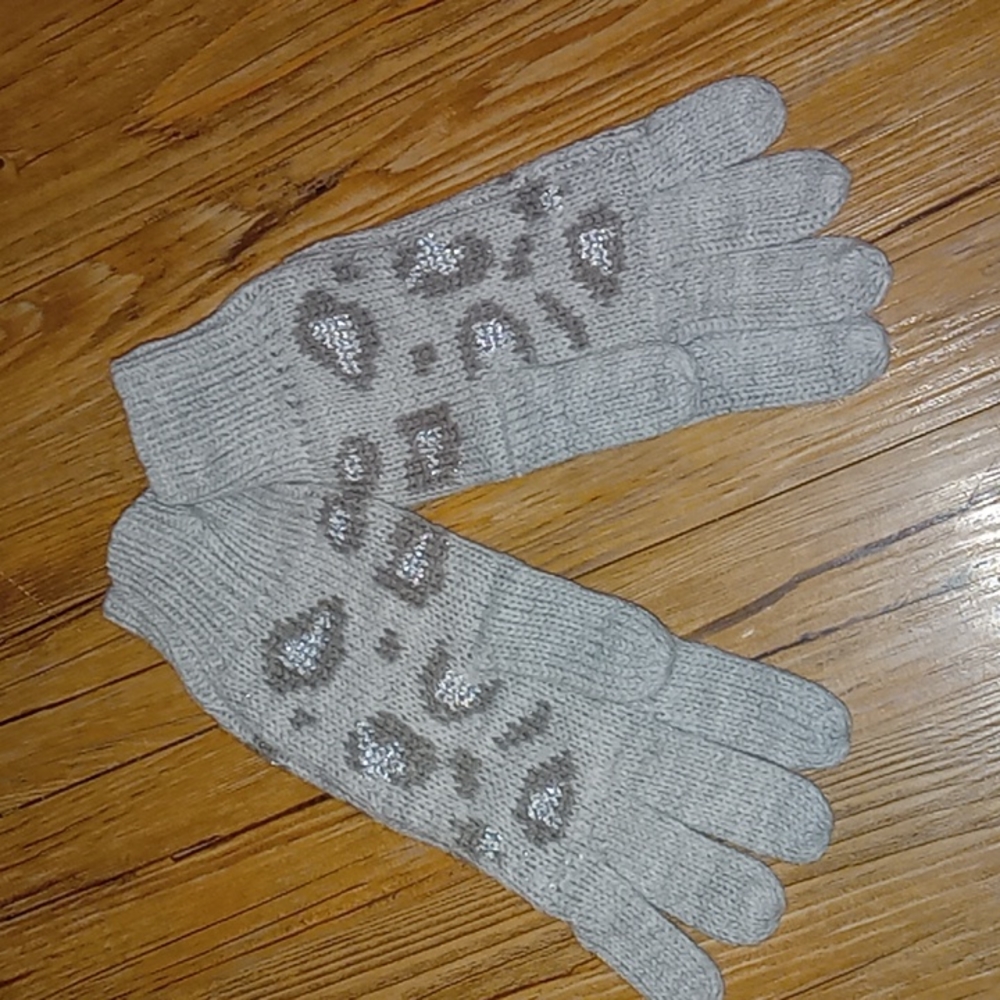 Nwt -Old Navy Winter Stocking Hat and Gloves - Picture 6 of 7
